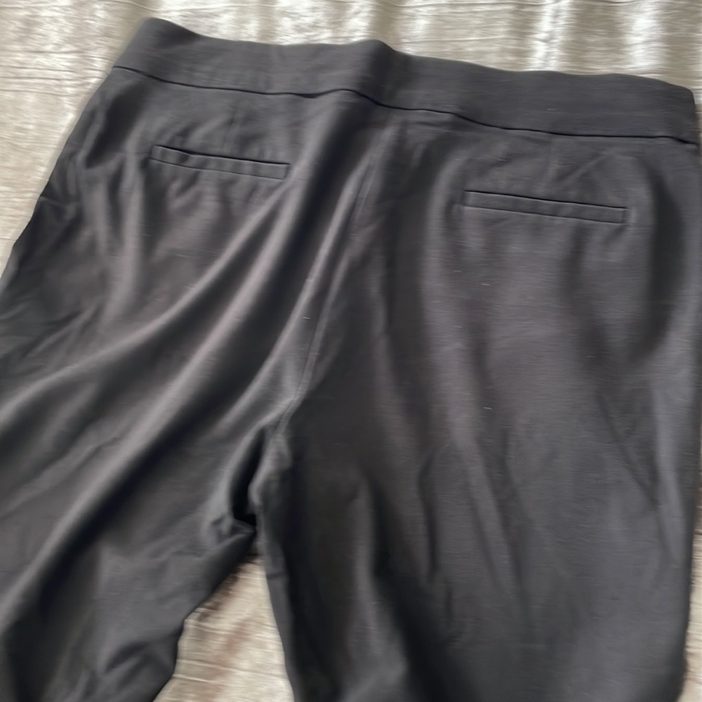 Cropped pants - Picture 2 of 2